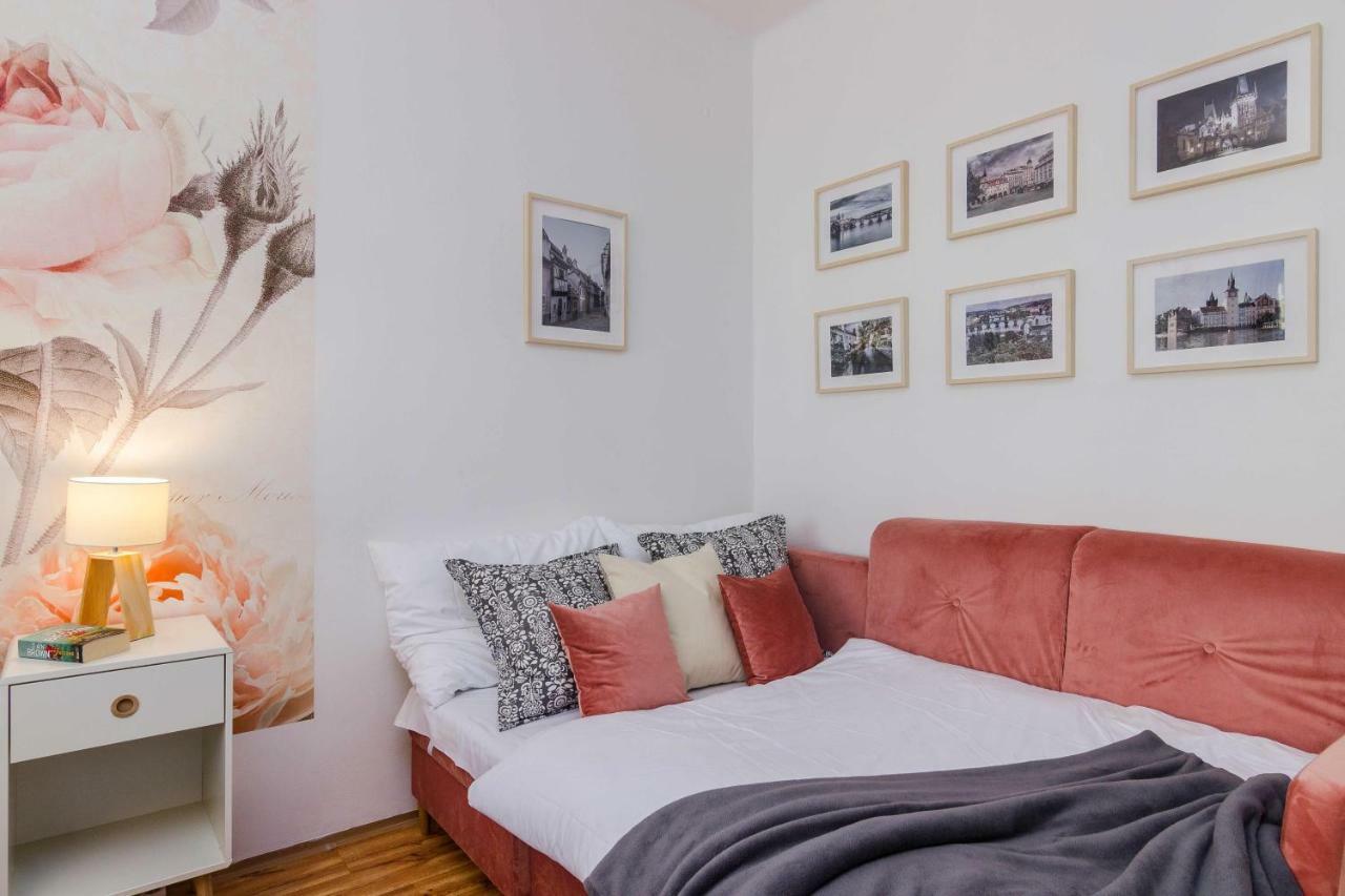 Apt In Prague Charles Bridge 1Km By Michal&Friends Exterior foto